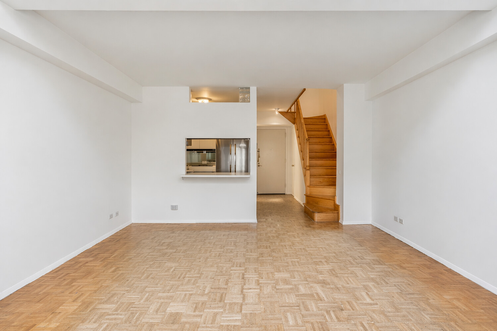 250 West 89th Street, Unit 11E photo 4