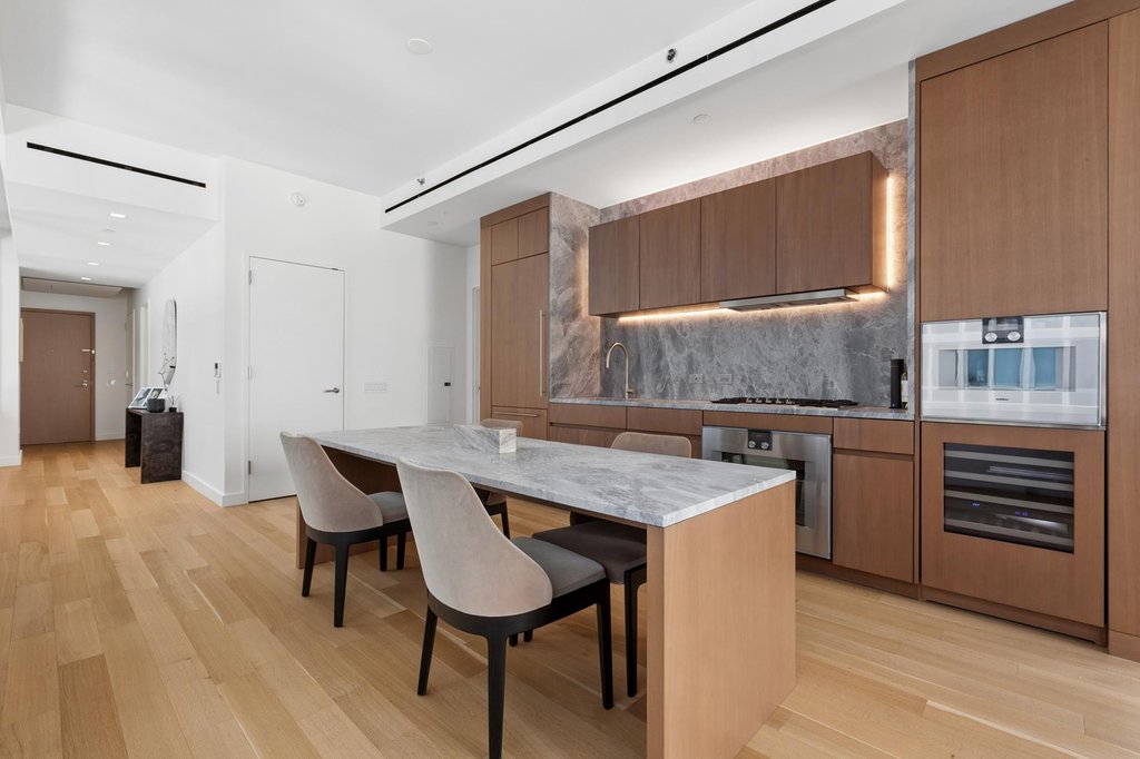 611 West 56th Street, Unit 5E photo 4