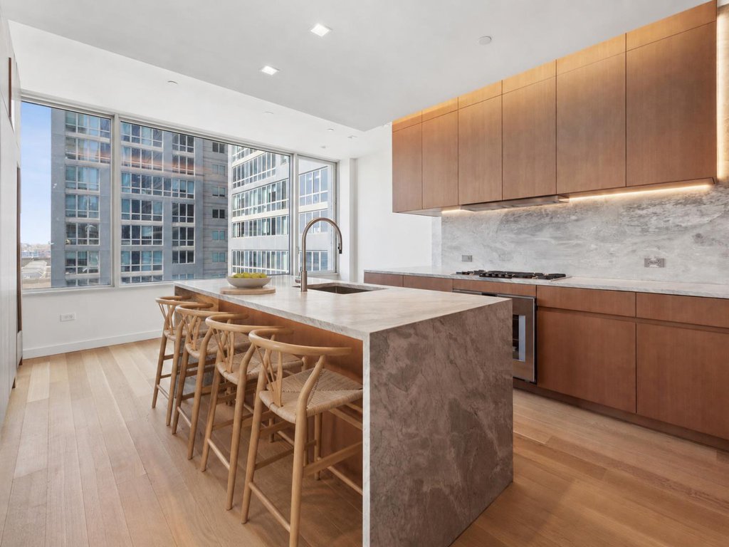 611 West 56th Street, Unit 11 photo 6