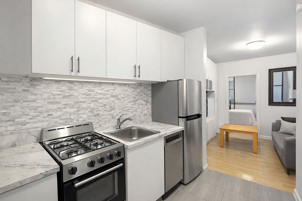 244 East 90th Street, Unit 2C photo 2