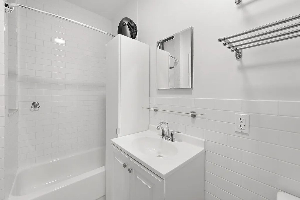 244 East 90th Street, Unit 2C photo 7