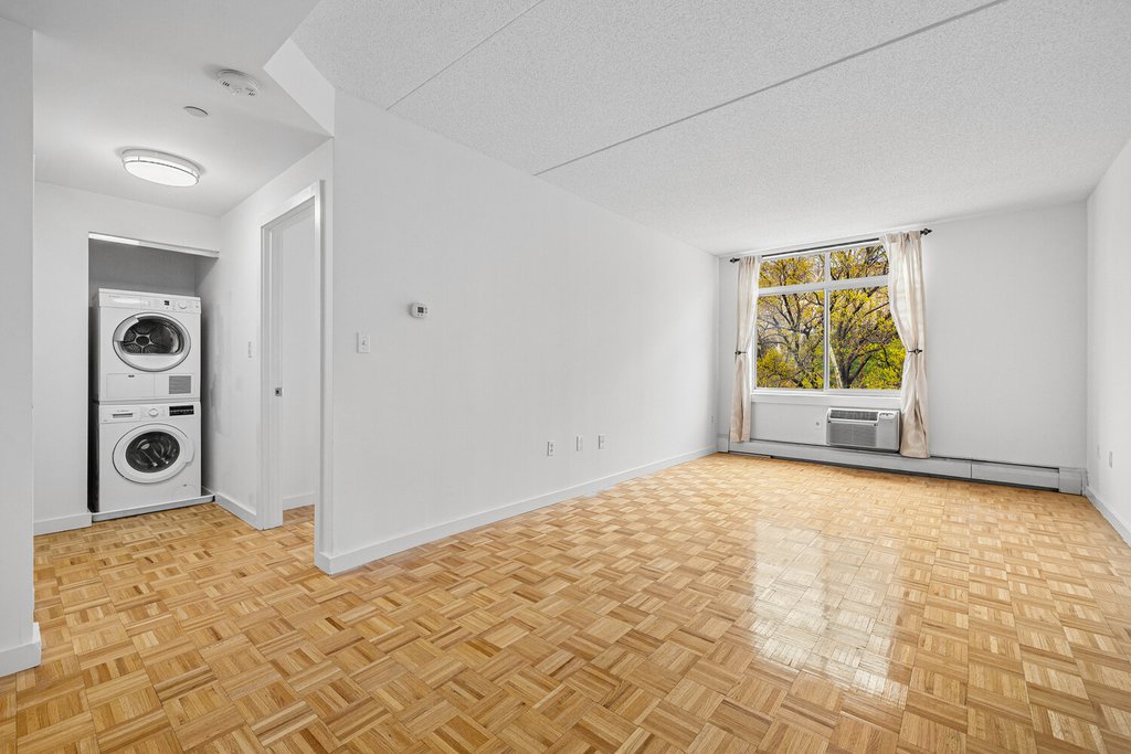 130 Bradhurst Avenue, Unit 502 photo 3