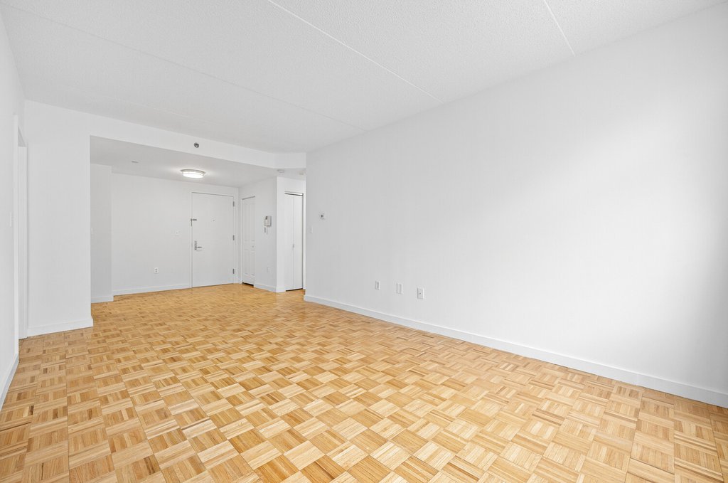 130 Bradhurst Avenue, Unit 502 photo 4