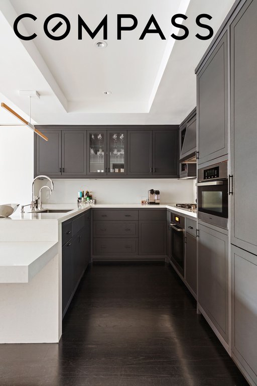 21 East 61st Street, Unit 8C photo 4