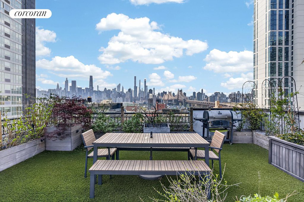 42-60 Crescent Street, Unit PH10C