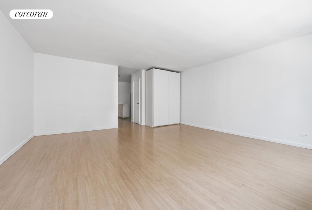 139 East 33rd Street, Unit 5C photo 6