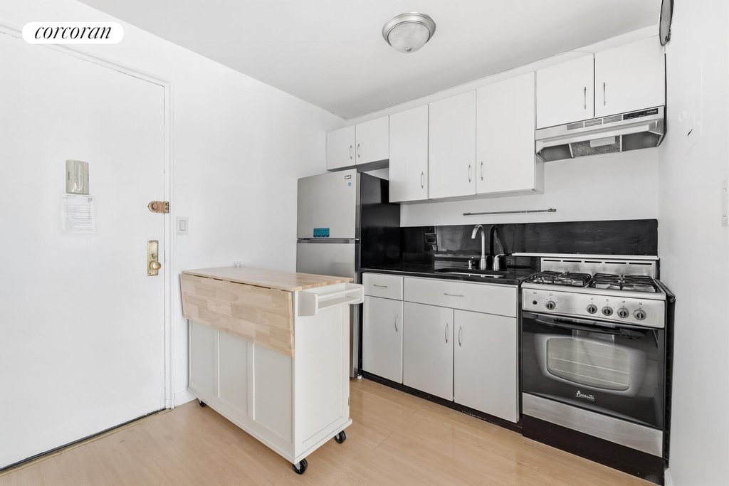 139 East 33rd Street, Unit 5C photo 7