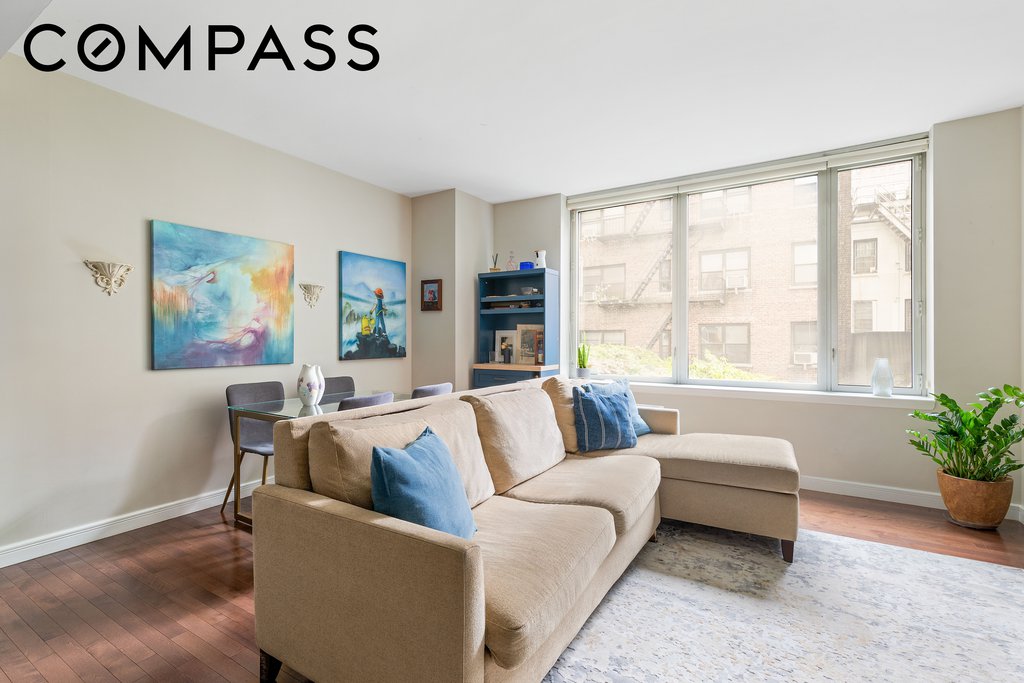 225 East 34th Street, Unit 3K photo 2