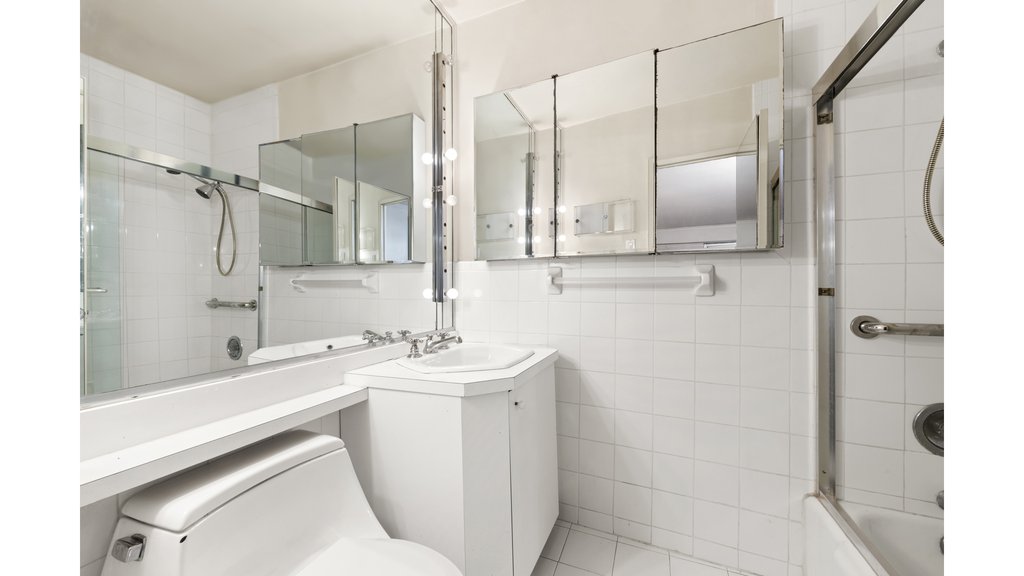 118 East 60th Street, Unit 8H photo 6