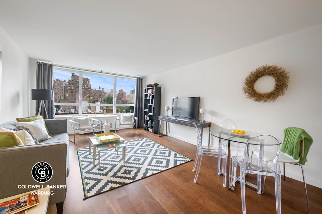200 East 94th Street, Unit 612 photo 2