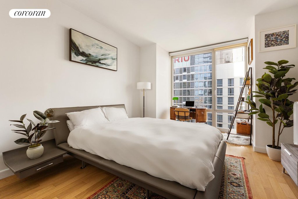 247 West 46th Street, Unit 2501 photo 3