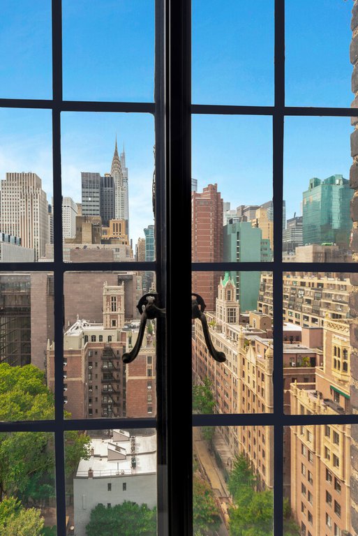 45 Tudor City Place, Unit 1604 photo 2