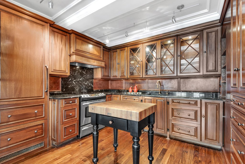 45 Tudor City Place, Unit 1604 photo 4