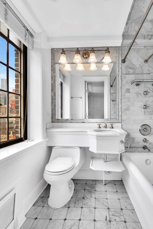 45 Tudor City Place, Unit 1604 photo 7