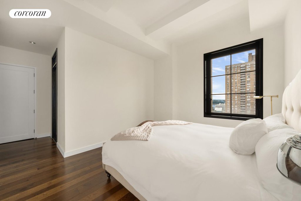 425 West 50th Street, Unit 16E photo 11