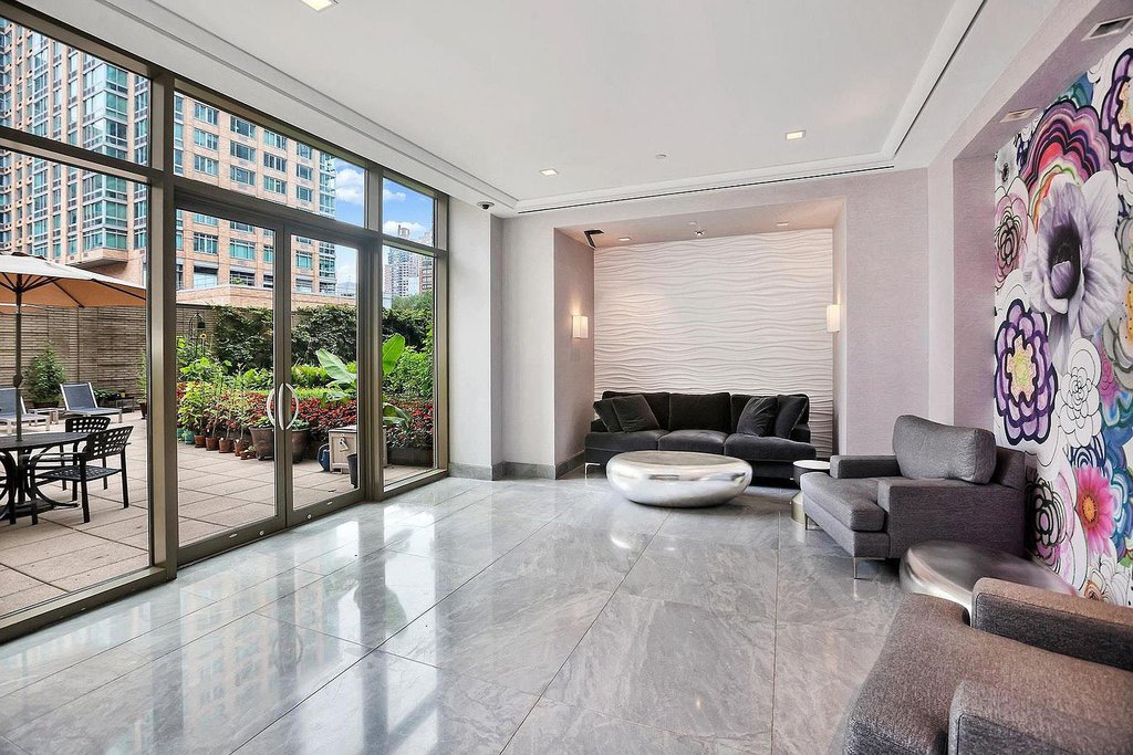100 Riverside Boulevard, Unit 7T photo 9