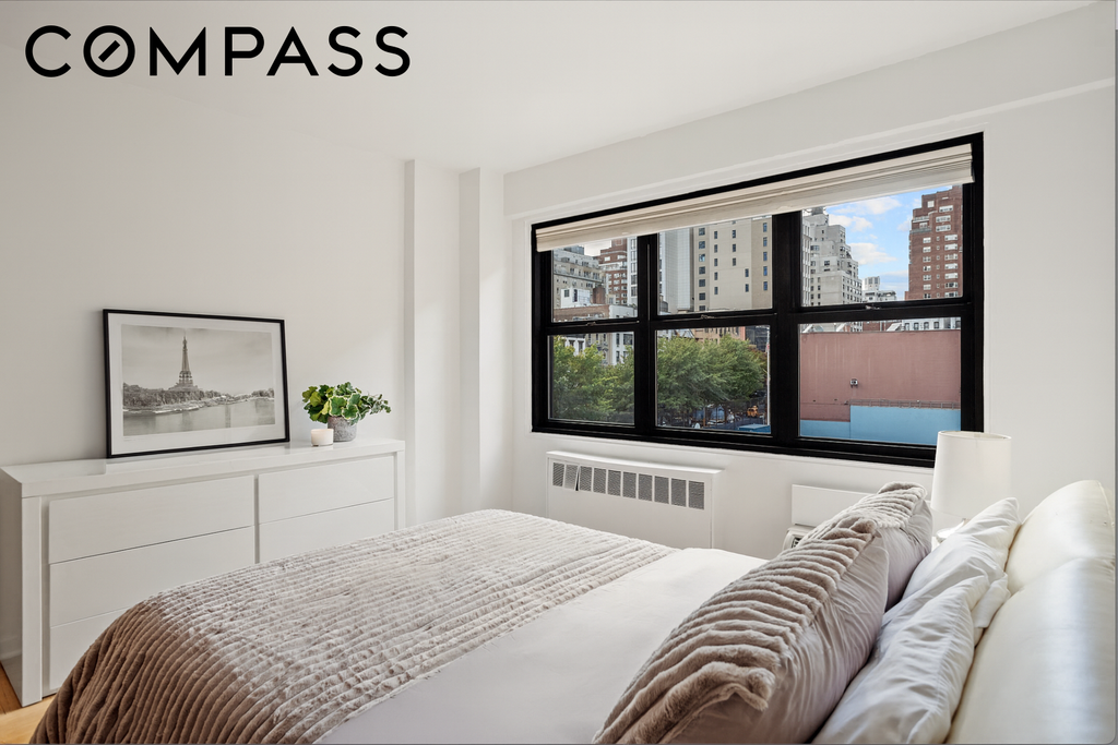240 East 76th Street, Unit 4U photo 3