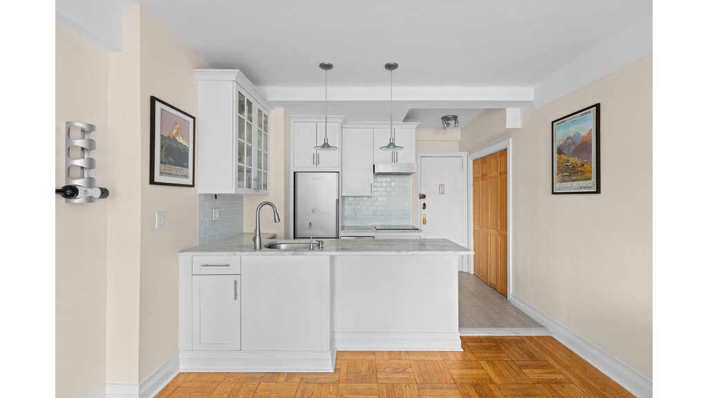 235 West 102nd Street, Unit 7N photo 3