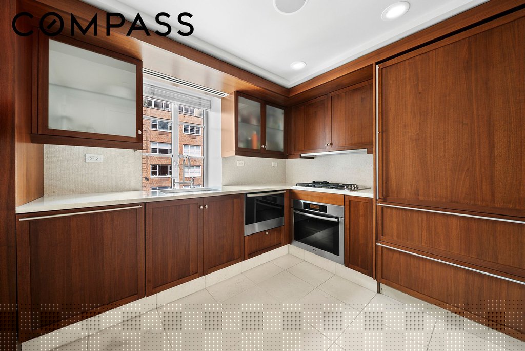 140 East 63rd Street, Unit 9E photo 4