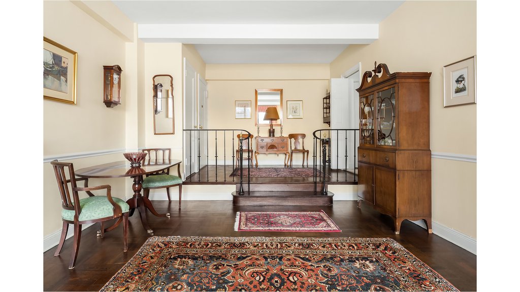 235 East 73rd Street, Unit 10F photo 2