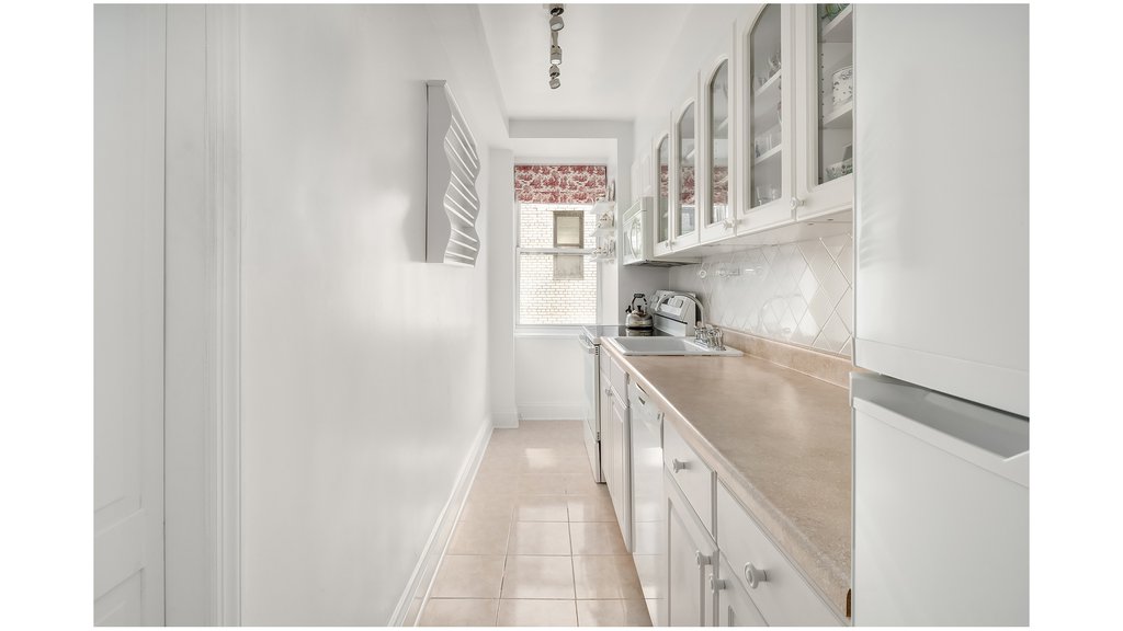 235 East 73rd Street, Unit 10F photo 5