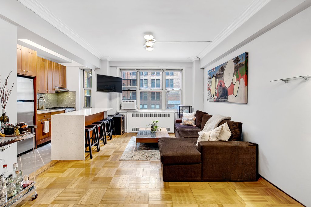 220 Madison Avenue, Unit 4D