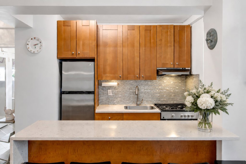 220 Madison Avenue, Unit 4D photo 3