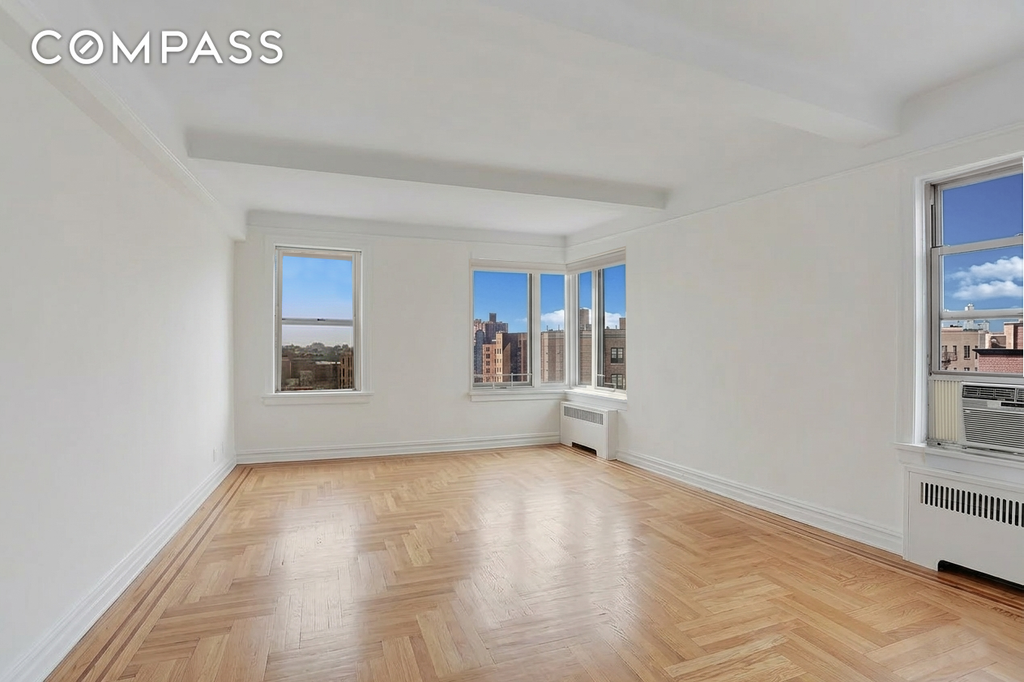 250 Cabrini Boulevard, Unit 9E photo 3