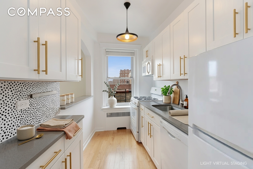 250 Cabrini Boulevard, Unit 9E photo 8