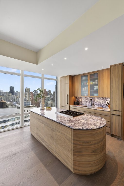207 East 57th Street, Unit 29A photo 2