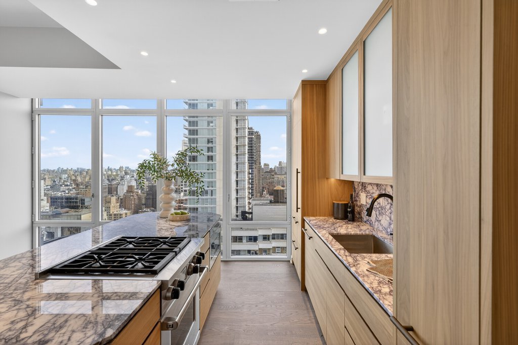 207 East 57th Street, Unit 29A photo 24