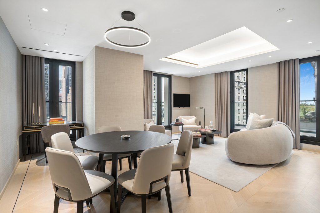 685 Fifth Avenue, Unit A17 photo 4