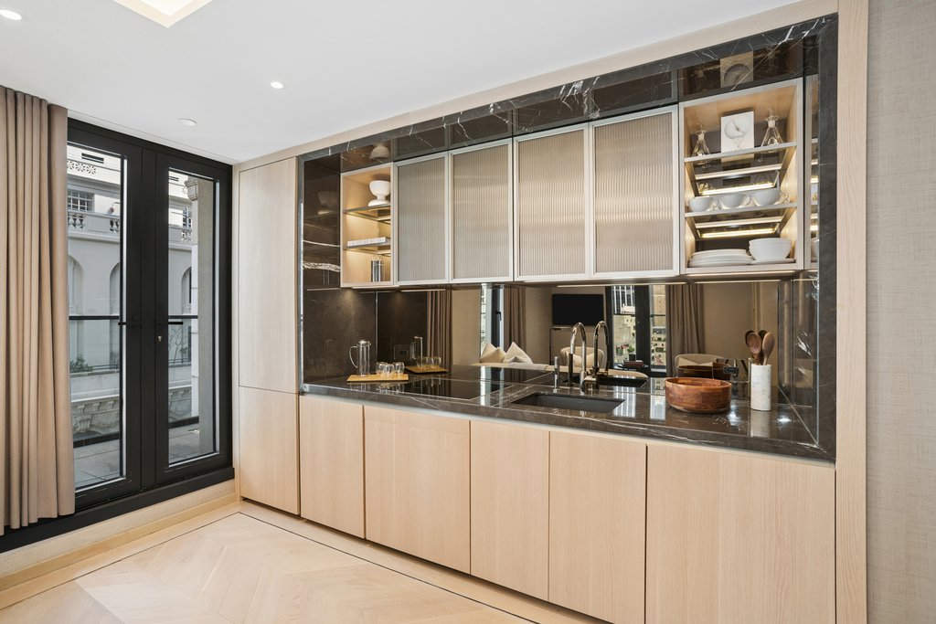 685 Fifth Avenue, Unit A17 photo 5