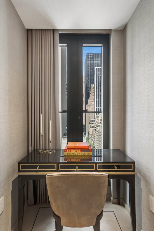 685 Fifth Avenue, Unit A17 photo 6
