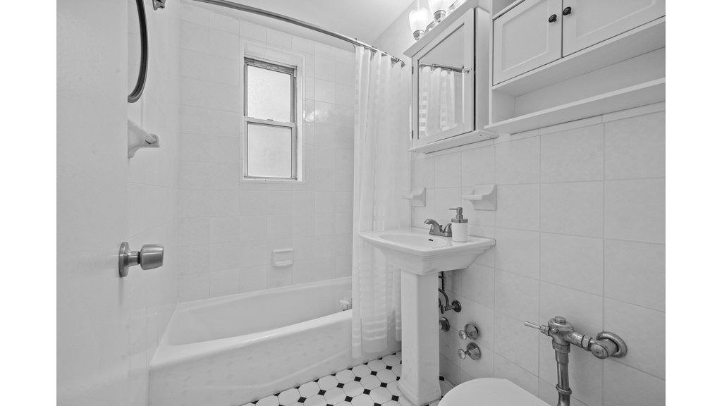 601 Kappock Street, Unit 2F photo 10