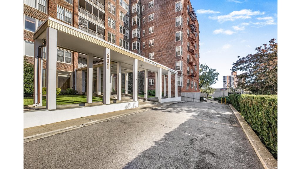 601 Kappock Street, Unit 2F photo 14