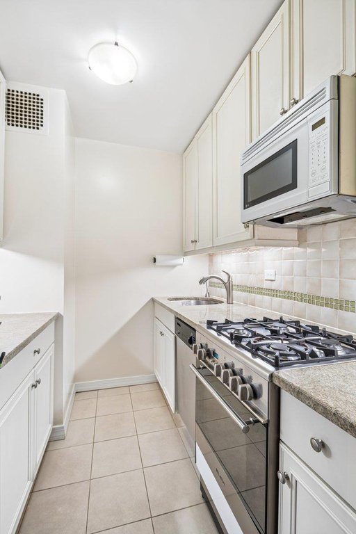 440 East 79th Street, Unit 9C photo 4