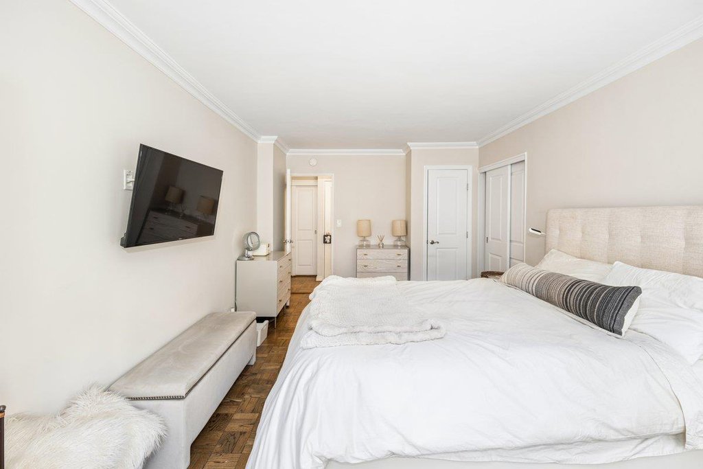 440 East 79th Street, Unit 9C photo 6