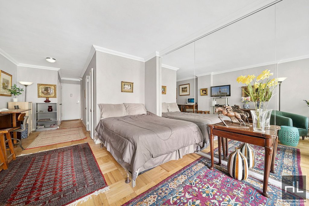 345 East 52nd Street, Unit 4K photo 3