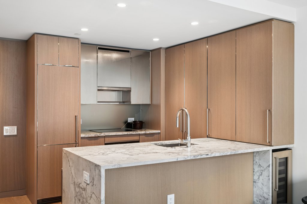 111 West 56th Street, Unit 34E photo 3