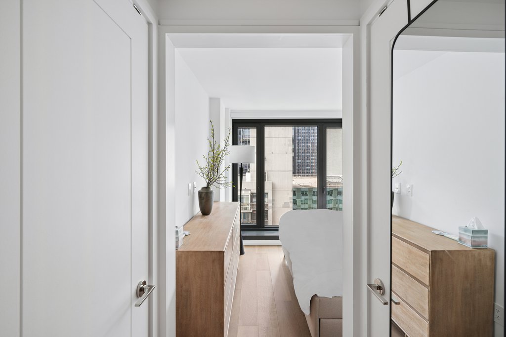 111 West 56th Street, Unit 34E photo 6