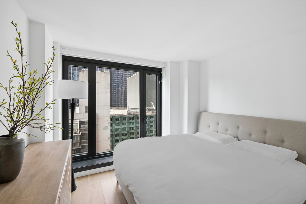 111 West 56th Street, Unit 34E photo 7