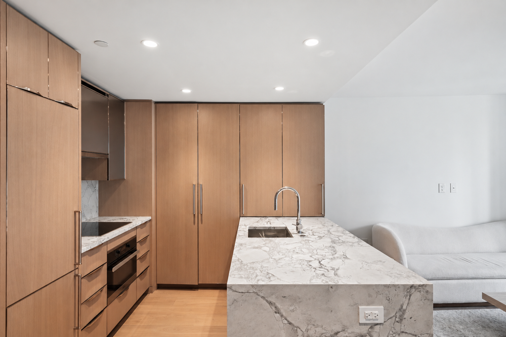 111 West 56th Street, Unit 34E photo 4