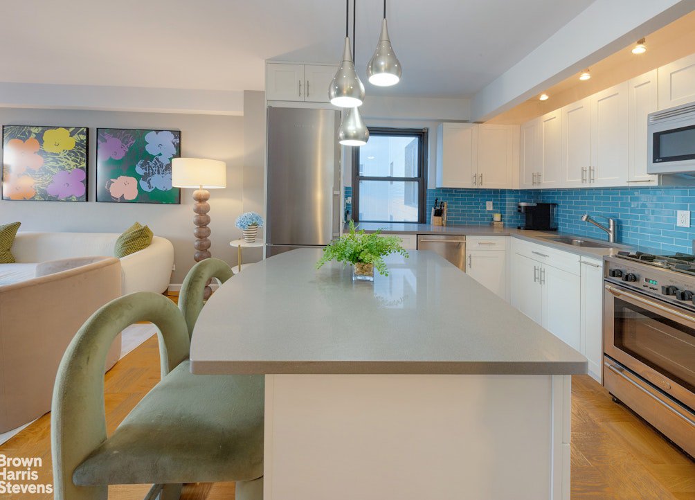 245 East 24th Street, Unit 9C photo 3