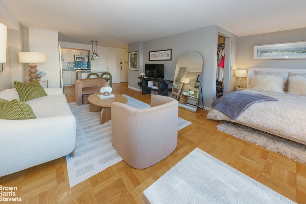 245 East 24th Street, Unit 9C photo 5