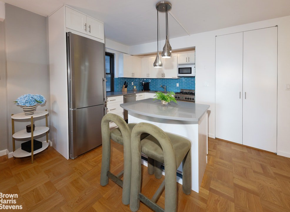 245 East 24th Street, Unit 9C photo 6
