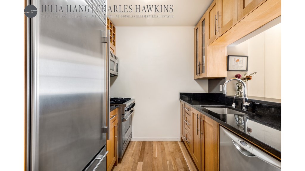88 Greenwich Street, Unit 2304 photo 9