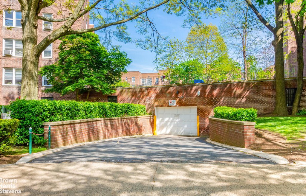 5645 Netherland Avenue, Unit 6E photo 13