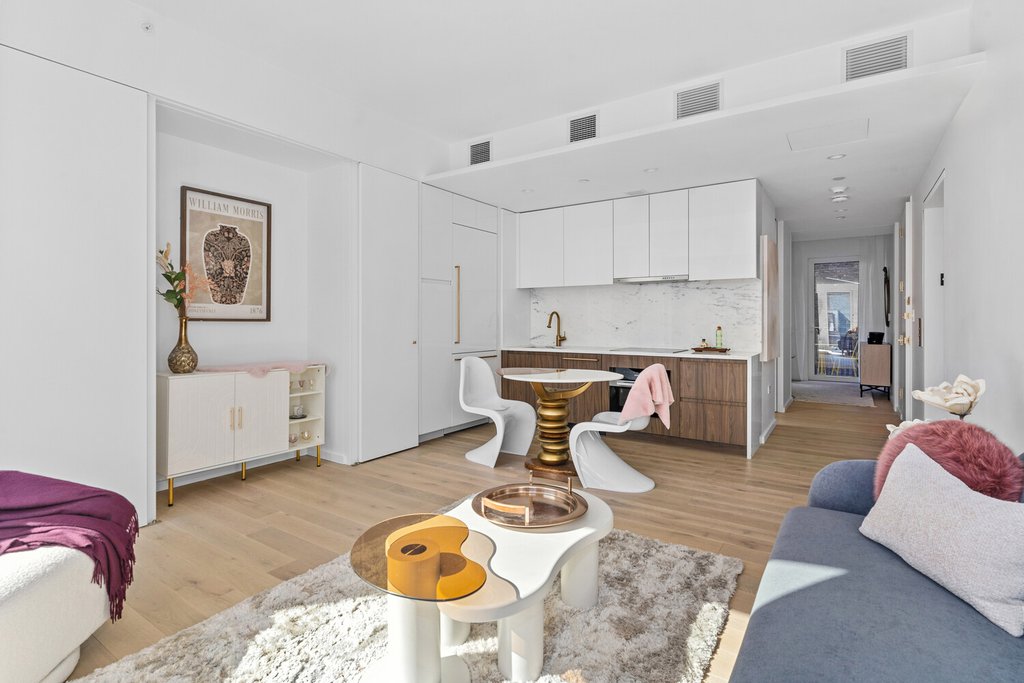 330 Grand Street, Unit 4A photo 4