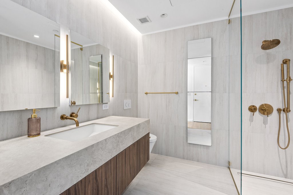 330 Grand Street, Unit 4A photo 8